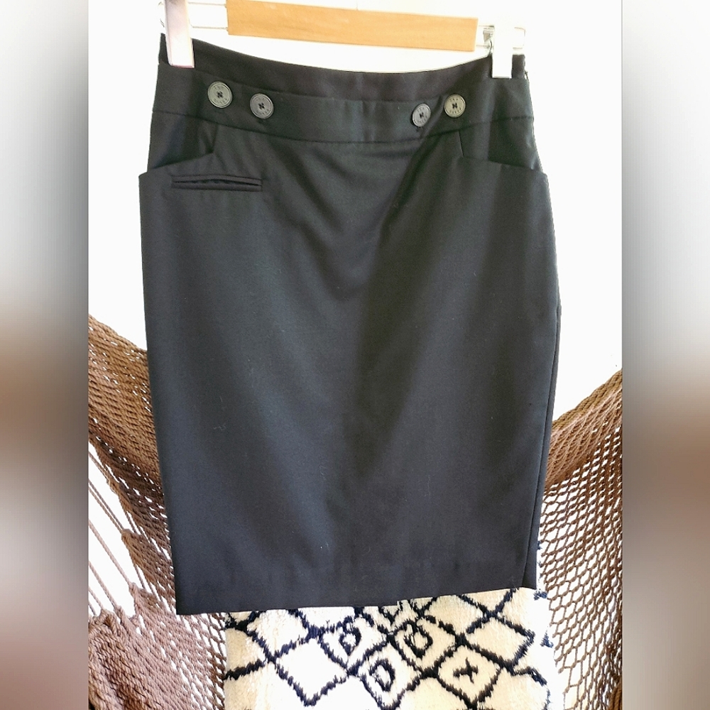 Ted Baker black wool skirt size 1. Pencil style, fully lined, euc.